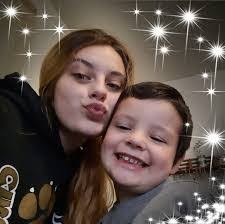 Amy Havlock's Instagram, Twitter & Facebook