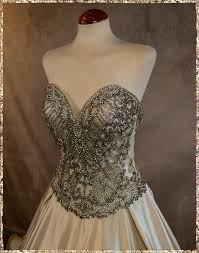 Seinen individuellen style bei momox fashion finden. Brautkleid Von Eternity London Gr 34 Die Gewandschneider Von Avalon Schneiderei Fur Gewandungen Kleider Und Zubehor Aus Dem Mittelalter