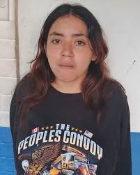 En la colonia 10 de Octubre, San Marcos, San Salvador Sur, la PNC capturó a  Cristal Azucena Serpas Hernández, de 20 años, quien presumía su pertenencia  a la MS13 a través de
