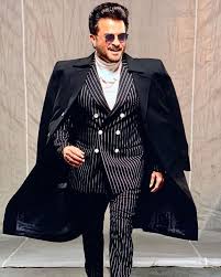 I have seen so many types of wedding pics, pre wedding pics etc.i have never seen father of the bride first seen. Father Of The Bride Outfit Ideas Inspired By Anil Kapoor K4 Fashion