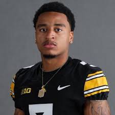 Dominick Woods (@DominickWoods9)