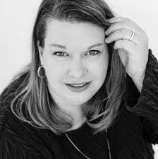 Donna Hunn's Instagram, Twitter & Facebook