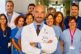 In questi mesi ho seguito 2.500 persone con il lavoro del mio team. Per Una Volta Matteo Bassetti Non Parla Di Covid Ma Del Suo Grande Amore Se Stesso Media E Tv