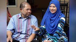 Mohon en mazidul sebarkan di blog sebagai alternatif untuk mempercepatkan proses siasatan dan juga sekiaranya ada saluran2 tambahan untuk saya dapat. Saya Percaya Ada Hikmah Disebaliknya Fazlin Youtube