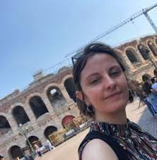 Singular Tales from Uncommon Journeys: Verona