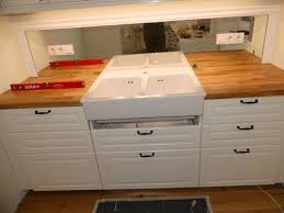 The linseed oil is applied to the worktops with a foam roller fed and evenly. Worktops Ikea Kitchen