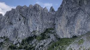 Rendez hommage à vos proches disparus et envoyez vos condoléances. Montagne Un Grimpeur Se Tue Dans La Chaine Des
