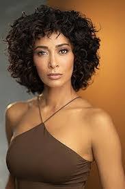 Lillian Roche's Instagram, Twitter & Facebook