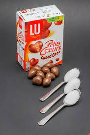 9 Petits Coeurs Choco Croc De Lu Contiennent 2 2 Cuil A Cafe De Sucre Soit 11g Barre Chocolat Miam Nourriture
