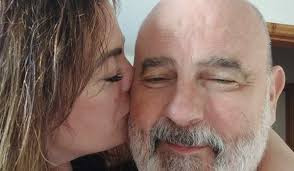 Woman killed after she's thrown from golf cart onto wine glasses she was  clutching