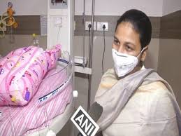 Chennai Pregnant Woman With Covid 19 Delivers Baby Recovers With Doctors Help