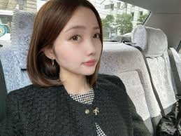 ZARAで一目惚れしたジャケット🎀 ボタンがリボンモチーフになってて可愛い🖤 中に着ているワンピースも見えないけどZARAだよ🫶🏻 #zara  #ザラ #ボブ #ボブヘア #サロモ