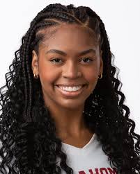 Kelsey (@kcarrington15)