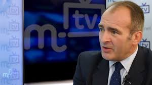 Alf muses over someone called 'Howard Quayle'