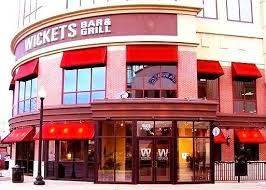 Located In The Streets Of Woodfield In Schaumburg Il Wickets Bar Grill Is The Idea Spot To Refuel With A Bu Bar Grill Chicago Restaurants Great Restaurants