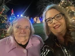 Lynnette Barnes's Instagram, Twitter & Facebook