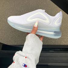 Walking On Clouds Nike Airmax 720 Triple White For All Personal Shopping Inqu Airmax720 Airmaxkicks Crepecit In 2020 Nike Air Shoes Hype Shoes Nike Shoes