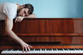 Todo depende del origen de la tristeza. 4 Razones Por Las Que Escuchar Musica Triste Cuando No Estas Contento No Te Vuelve Raro