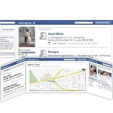 A Wedding Card Which Has Design Like Facebook Undangan Model Facebook Resepsi Undangan Pernikahan