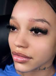 Hey beautiful ladies , how do y'all go about mobile lash appointments ?  Price wise what do you add