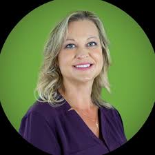 Debbie Mcneil's Instagram, Twitter & Facebook