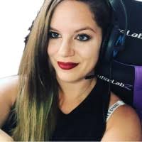 Amber Coffell's Instagram, Twitter & Facebook