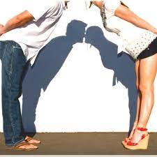 Funny Ideas For Taking Really Unique And Memorable Photos Just Imagine Daily Dose Of Creativity Photo Engagement Photography Photography