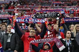 Przejęcie sprzętu po ksc jak już to dobrze opisali starsi kibice było koniecznością utrzymania sie w mieście, po latach bagatelizowania mało mogącego ksc. Kibice Sie Niecierpliwia Co Z Certyfikatami Akcji Wisly Krakow Prezes Beesfund Nie Ma Tutaj Niczyjej Winy Dziennik Polski