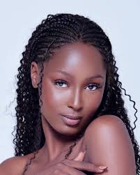 Élite one de football : la commission de recours inflige six matchs de  suspension à six joueurs de Yong sport de Bamenda dont les noms et âges ont  été contestés par Victoria