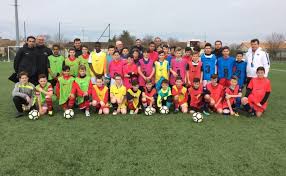Si tu pedido supera los 50€ el envío es gratis, sino cuesta 3,5€. Les U13 En Detection District De Football Charente