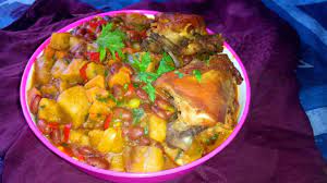Decorated with ponma, fresh fish, and lots of onions and vegetables, this meal is an excellent choice for everyone. Beans And Plantain Porridge How To Cook Healthy Beans With Plantain Ewa Oloyin Youtube