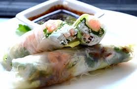 These vegan summer rolls with mango and mint are the perfect light dinner for hot summer days. Vietnamesische Summer Rolls