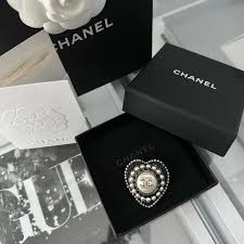 chanel heart brooch