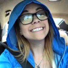 Sydney Slade (@snflwrprncs)