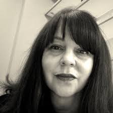 Loretta Ouellette's Instagram, Twitter & Facebook