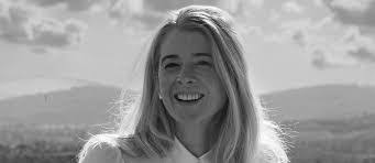 Sarah Edgington's Instagram, Twitter & Facebook