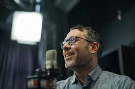 Experimental guitarist Andre Foisy