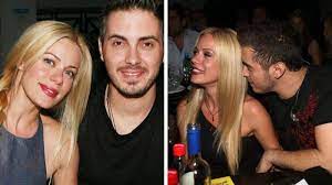 Η ζέτα μακρυπούλια στο πουφ. Yolapdrknjpbim