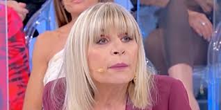 La puntata di oggi di uomini e donne. Uomini E Donne Oggi 2 Marzo Un Nuovo Corteggiatore Per Gemma Tutto Notizie