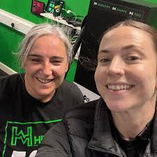 Friday evening HIIT complete 🙌🏻 The weekends are sometimes the trickiest  times to stick to your goals. Keep that commitment alive my legends and  let's make it happen 💪🏻 For 3 evenings