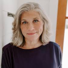 Sarah Sparks's latest release, Risen, Pt. Two, is a three song EP written  for each of the last three days of holy week, moving through the death,  burial, and resurrection of Jesus.