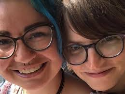 Laura Pizzuto's Instagram, Twitter & Facebook