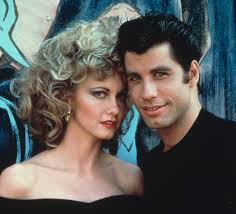 John Travolta i Olivia Newton-John po 40. latach w stylizacjach z musicalu  "Grease"