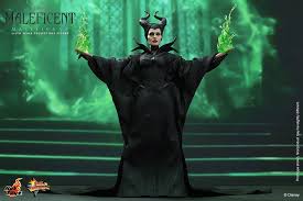 Angelina jolie, elle fanning, sharlto copley and others. Hot Toys Mms 247 Maleficent Hot Toys Complete Checklist