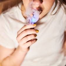 We know what smoking cigarettes will do to the body, but what impact does vaping have on the body and what really worries the researchers? Kids As Young As 13 Have Been Getting Vaping Illness