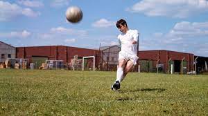 Peter lorimer was born on december 14, 1946 in dundee, scotland. Svd2svml5ukbjm