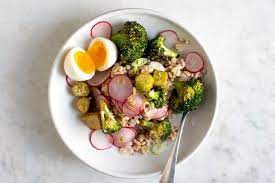 Recipe Farro Broccoli Bowl With Lemon Tahini Maggie Every Day Grain Bowl Food Recipes