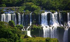 Aberto de terça a domingo, das 14h às 23h, o local fica no encontro dos rios paraná e iguaçu, conta com um mirante. Beleza Grandiosa Os Encantos Da Divisa Entre Brasil Paraguai E Argentina