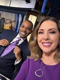 How neat! WXYZ-TV's Darren Cunningham has been making some school visits  this week! This morning, he visited three second grade classrooms at  Advanced Technological Academy in Dearborn to read to them and