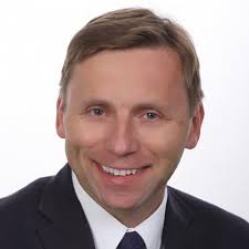 Planowanie leczenia implantoprotetycznego z wykorzystaniem technologii  cyfrowej.